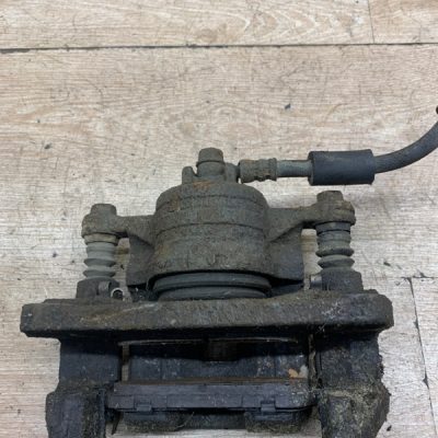 Тормозной суппорт Suzuki Swift 2012 D13AA хетчбэк-5ти дв., Перед., Прав. - изображение 3