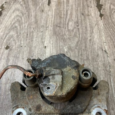 Тормозной суппорт Audi A4 B6 2004 седан BKE Перед. Прав. - изображение 8