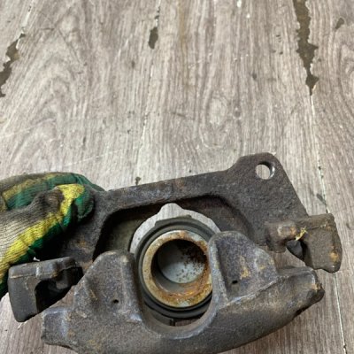 Тормозной суппорт Audi A4 B6 2004 седан BKE Перед. Прав. - изображение 4