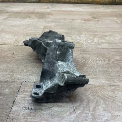 Кронштейн генератора Nissan Qashqai 2010 K9KH282 кроссовер - изображение 4