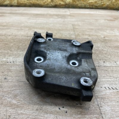 Кронштейн кондиционера Honda Civic 2002 D16V1 - изображение 6