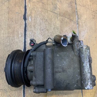 Компрессор кондиционера Ford Fiesta 5 2005 FXJB - изображение 3