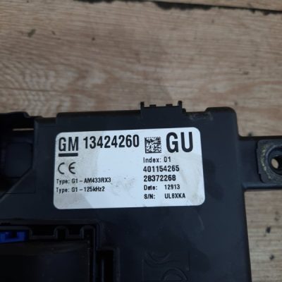 Блок предохранителей Opel Corsa D 2013 A12XER хетчбэк 3дв. - изображение 2