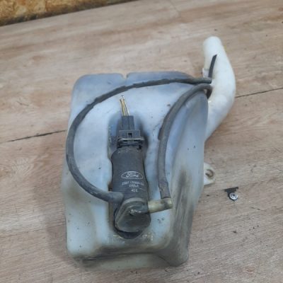 Бачок омывателя Ford Fiesta 2004 FUJA хетчбэк 3дв. - изображение 4