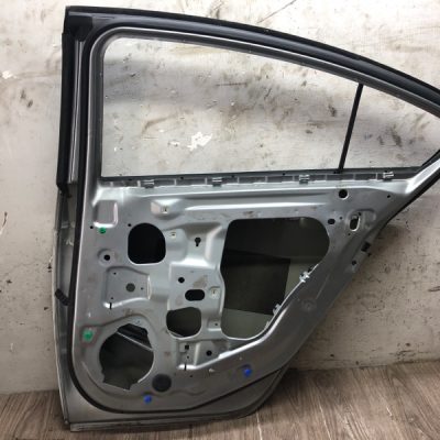 Дверь Opel insignia 2011 A18XER хетчбэк 5 дв., Задн., Прав. - изображение 6