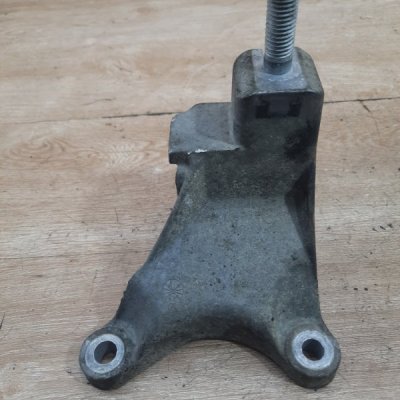 Кронштейн МКПП Ford Focus 1 2002 хетчбэк 5дв. EDDC - изображение 5