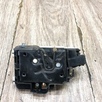Замок двери Volkswagen Polo 2000 AUC хетчбэк 5дв., Задн., Прав. - изображение 2