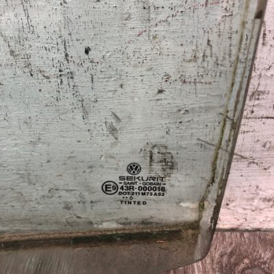 Стекло Volkswagen Polo 2000 AUC хетчбэк 5дв., Задн., Лев. - изображение 4