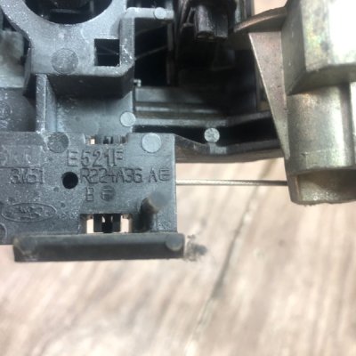 Ручка двери внешняя Ford Focus 2 2007 хетчбэк 5дв. HXDA Перед. Лев. - изображение 4