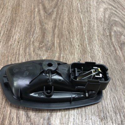 Ручка двери внутренняя Renault Megane 2010 хетчбэк 3дв. K4M858 Перед. Лев. - изображение 6