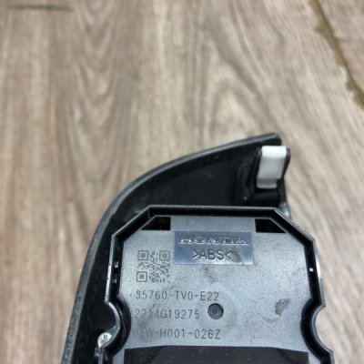 Кнопка стеклоподъемника Honda Civic 2013 хетчбэк N16A1 Перед. Лев. - изображение 4