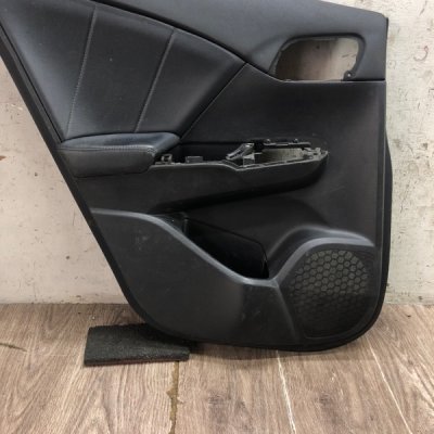 Обшивка двери Honda Civic 2013 хетчбэк N16A1 Задн. Лев. - изображение 4