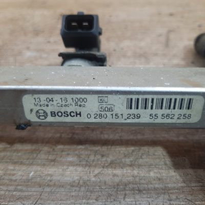 Топливная рампа Opel Corsa D 2013 A12XER хетчбэк 3дв. - изображение 5