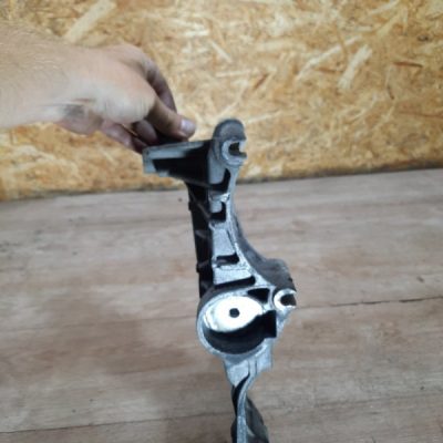 Кронштейн генератора Renault Megane 2010 K4M858 хетчбэк 3дв. - изображение 10