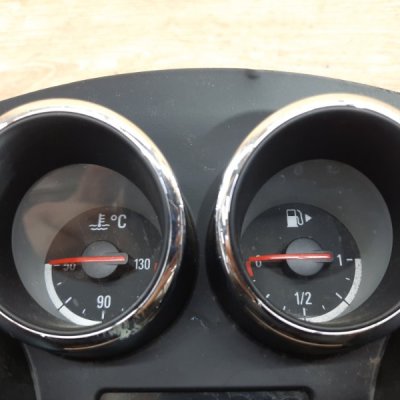 Щиток приборов Opel Astra J 2010 хетчбэк 5дв. A17DTR 1.7 - изображение 9