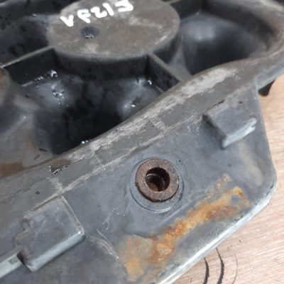 Полка аккумулятора Volkswagen Golf 2002 AUM хетчбэк 3дв. - изображение 2