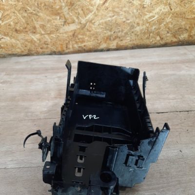 Полка аккумулятора Opel Astra J 2010 A17DTR 1.7 хетчбэк 5дв. - изображение 2