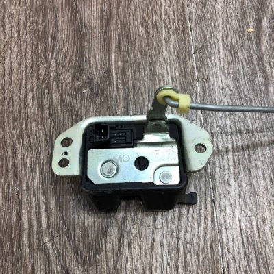 Замок крышки багажника Chevrolet Spark 2010 хетчбэк 5дв. - изображение 4