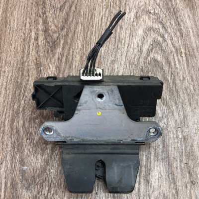 Замок крышки багажника Ford Focus 2 2006 хетчбэк 5дв. HXDB Задн. - изображение 3