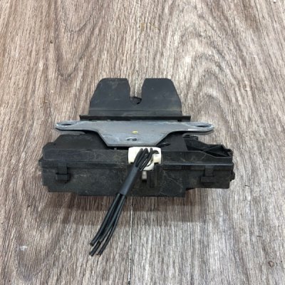 Замок крышки багажника Ford Focus 2 2006 хетчбэк 5дв. HXDB Задн. - изображение 4