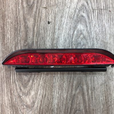Стоп-сигнал крышки багажника Chevrolet Aveo 2007 L14(85CUL4) хетчбэк 5дв. - изображение 2