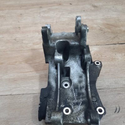 Кронштейн генератора Peugeot 406 2003 RHY(DW10TD) - изображение 2