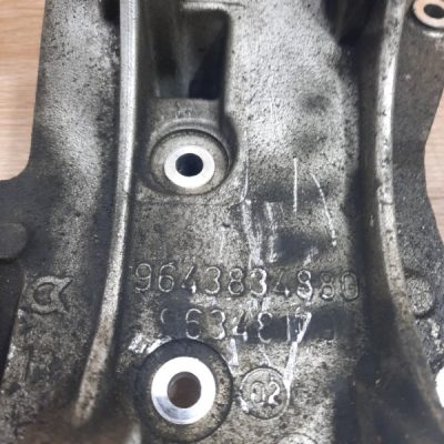 Кронштейн генератора Peugeot 406 2003 RHY(DW10TD) - изображение 3