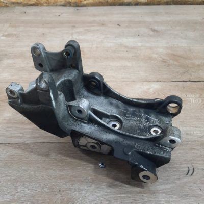 Кронштейн генератора Peugeot 406 2003 RHY(DW10TD) - изображение 4