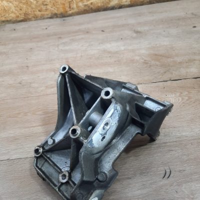 Кронштейн генератора Peugeot 406 2003 RHY(DW10TD) - изображение 6