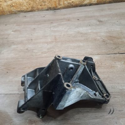 Кронштейн генератора Peugeot 406 2003 RHY(DW10TD) - изображение 8