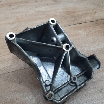 Кронштейн генератора Peugeot 406 2003 RHY(DW10TD) - изображение 9