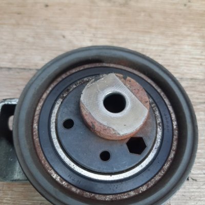 Ролик натяжной Volkswagen Passat B5 2000 универсал APT - изображение 3