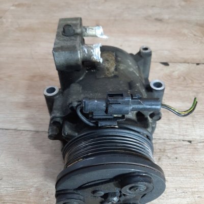Компрессор кондиционера Ford Fiesta 5 2008 хетчбэк 5дв. FXJA/FXJB - изображение 4