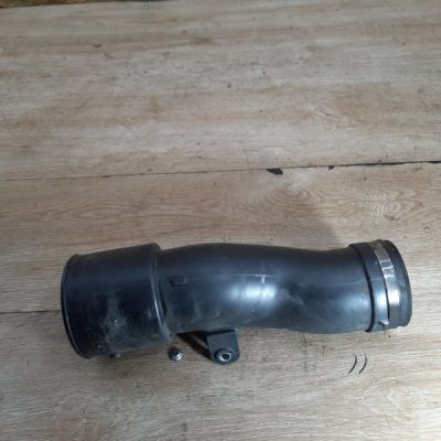 Воздуховод Opel Astra J 2010 A17DTR 1.7 хетчбэк 5дв. - изображение 3