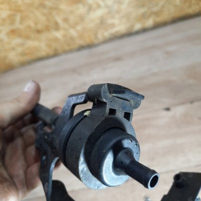 Клапан вентиляции картерных газов Mazda 5 2008 минивен LFF7 - изображение 4