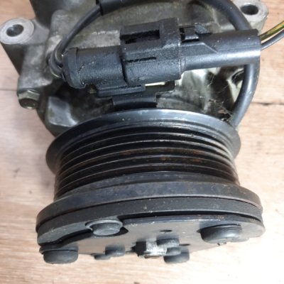 Компрессор кондиционера Ford Fiesta 5 2005 хетчбэк 5дв. FXJB - изображение 6