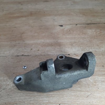 Кронштейн генератора MG MGF 1997 седан 4дв. 18K4F - изображение 4