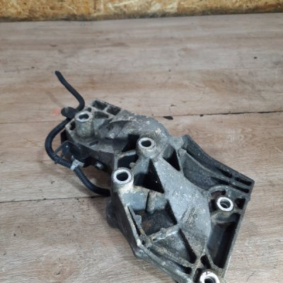 Кронштейн кондиционера Opel Insignia 2013 универсал A20DTH - изображение 2