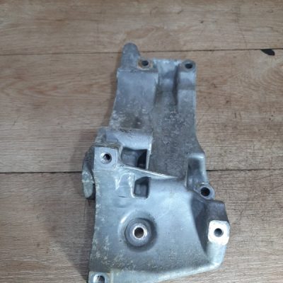 Кронштейн генератора Seat Ibiza 2006 BXW хетчбэк 3дв. - изображение 2