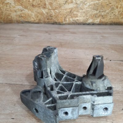Кронштейн двигателя Audi A3 2004 BLR хетчбэк 3дв. - изображение 7