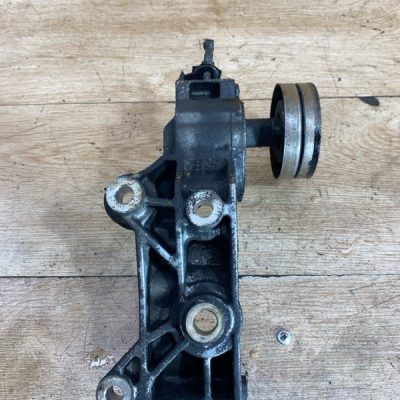 Кронштейн генератора Opel Astra H 2008 Z17DTL 1.7 хетчбэк 5дв. - изображение 6