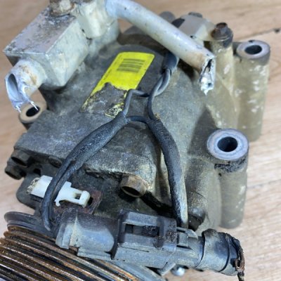 Компрессор кондиционера Ford Focus 1 2003 хетчбэк 5дв. FYDB - изображение 9
