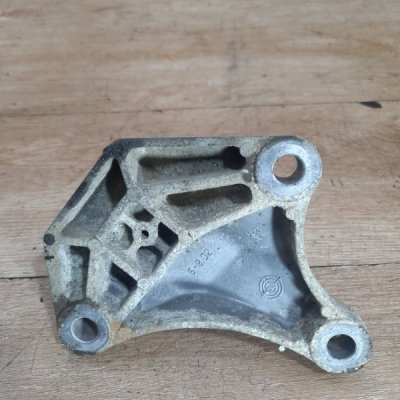 Кронштейн МКПП Ford Fiesta 5 2004 хетчбэк 3дв. FUJB - изображение 2