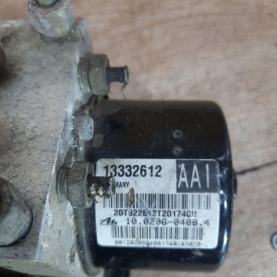 Блок abs Opel Astra J 2010 хетчбэк 5-ти дв. A16XER - изображение 11