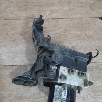 Блок abs Opel Astra J 2010 хетчбэк 5-ти дв. A16XER - изображение 8