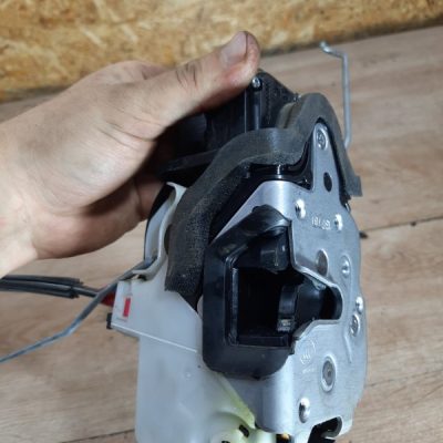 Замок двери Chevrolet AVEO 2013 F16D4 седан, Перед., Прав. - изображение 3