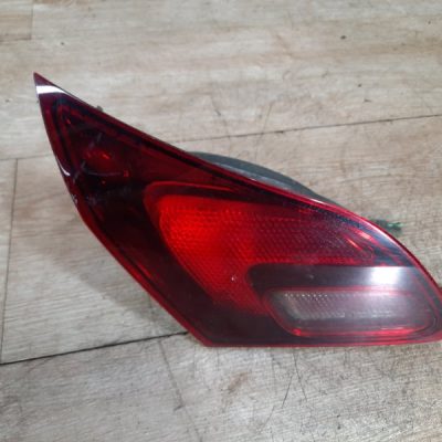 Фонарь крышки багажника Opel Astra J 2010 хетчбэк 5дв., Задн., Лев. - изображение 2