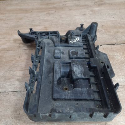Полка аккумулятора Audi A3 2005 AXX хетчбэк 3дв. - изображение 3