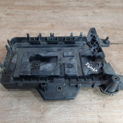 Полка аккумулятора Audi A3 2005 AXX хетчбэк 3дв. - изображение 4