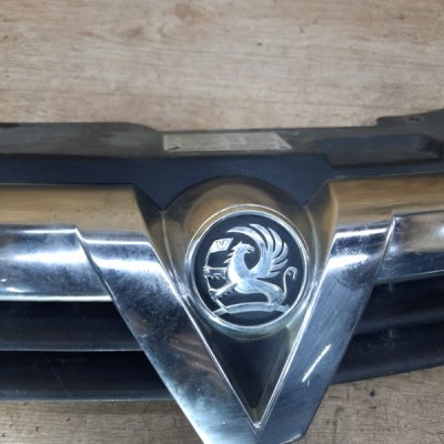 Решетка радиатора Opel Astra H 2007 хетчбэк Z13DTH 1.3 - изображение 8